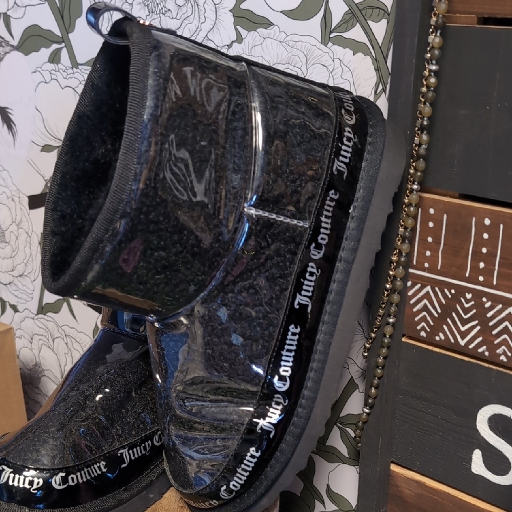 Juicy Clear Klash Furry Boots - Picture 11 of 13